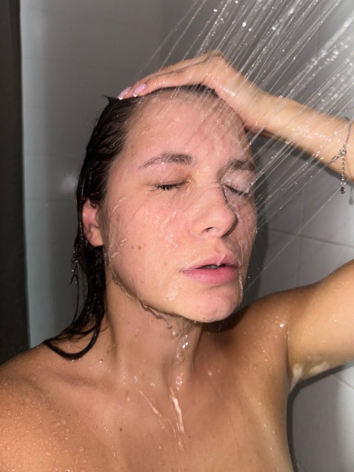 Woman's evening routine captured in Odintsovo bathroom over two hours