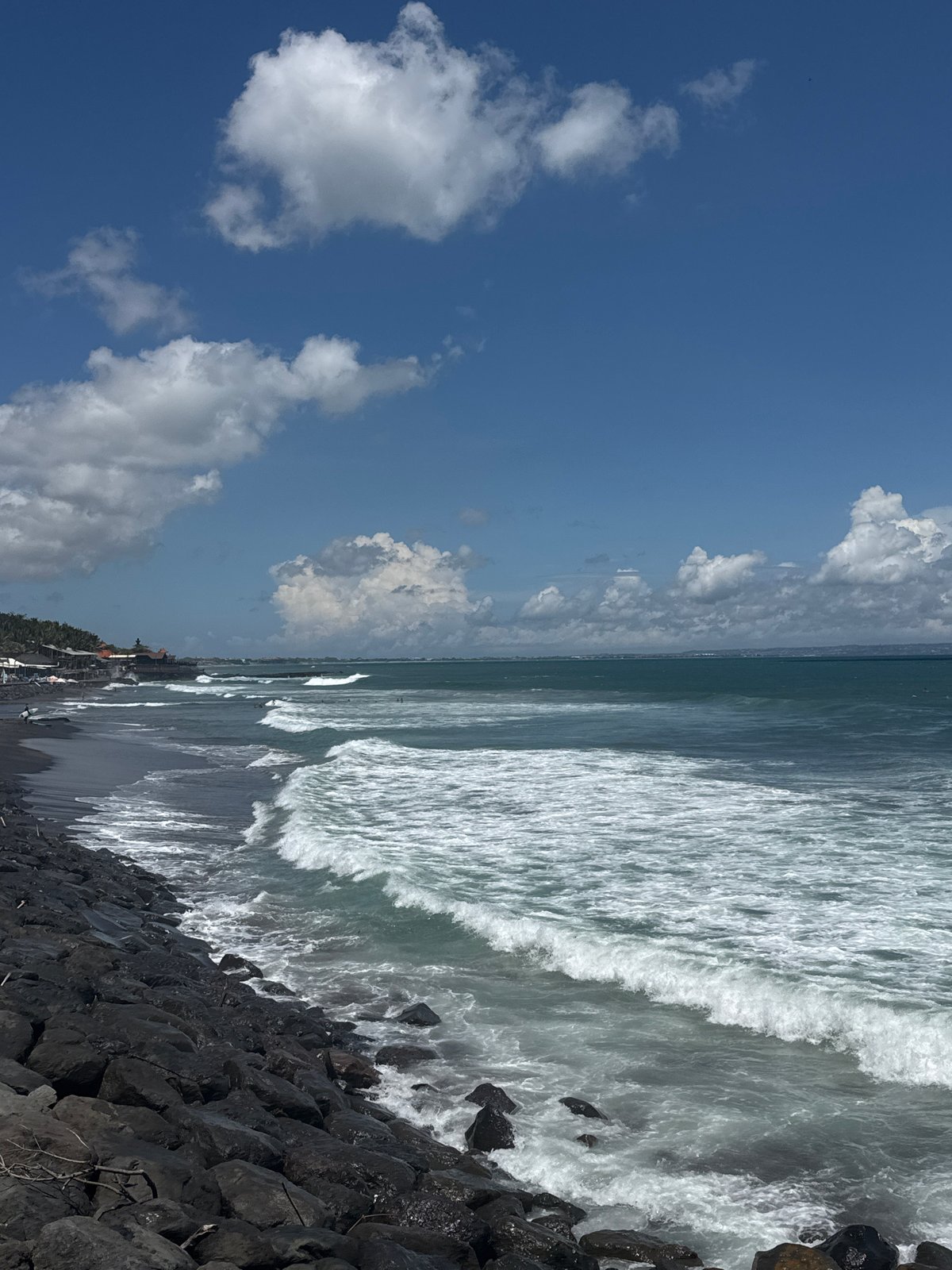 Rough seas observed at Canggu shoreline breakwater