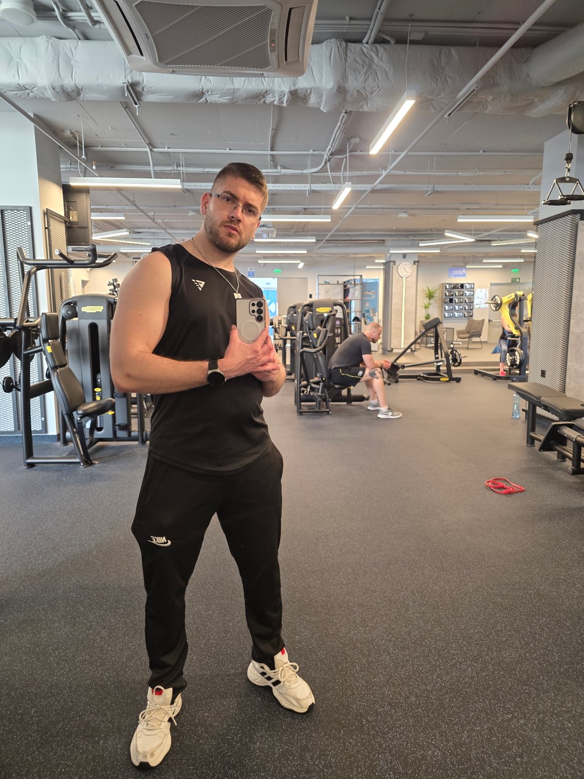 Man documents gym visit with selfie in Plovdiv