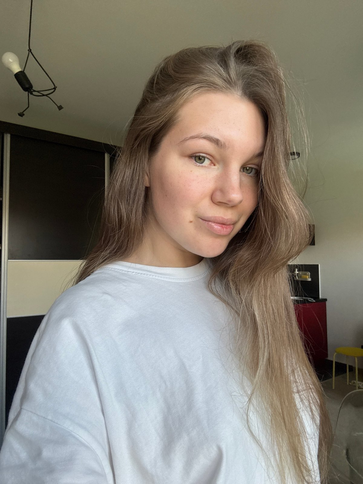 Woman photographed indoors in Vozdovac, Serbia