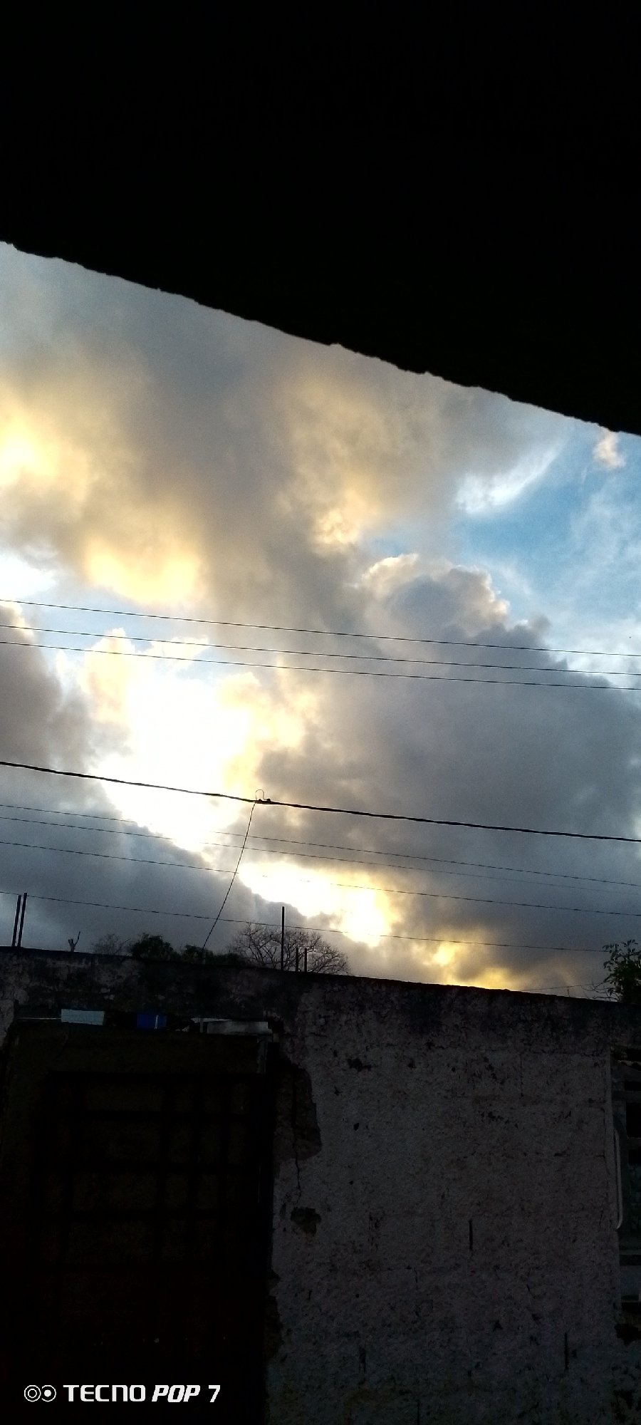 Dramatic sunrise sky display witnessed across Altagracia Venezuela