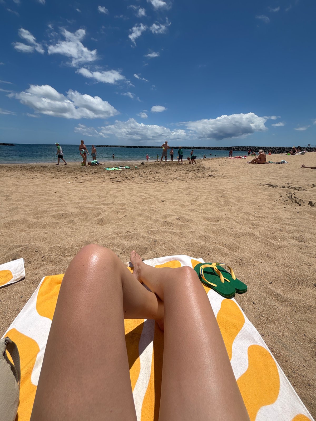 Sunny afternoon beach activities documented at Las Vistas, Arona