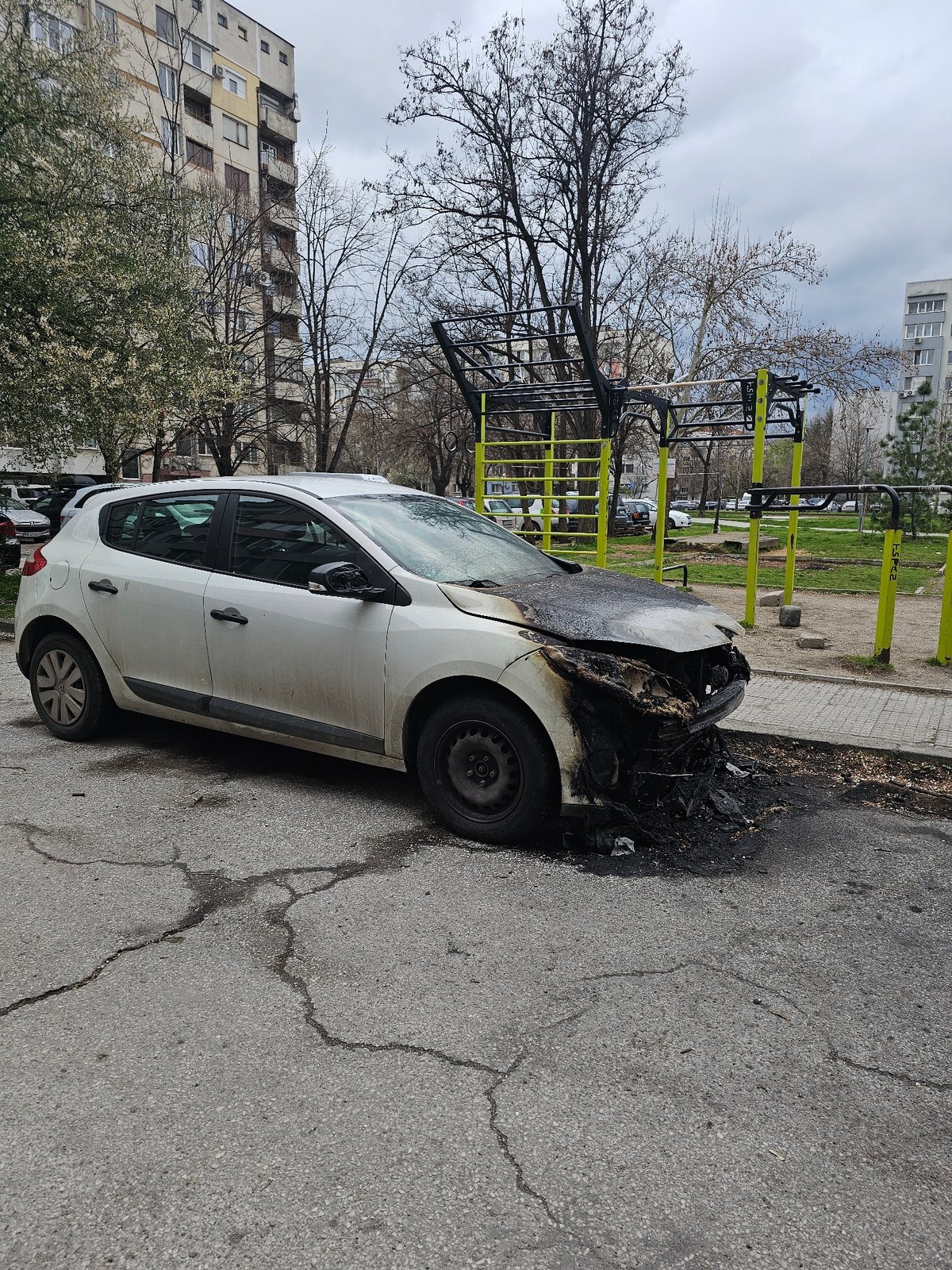 Fire-damaged Renault found in Plovdiv residential area