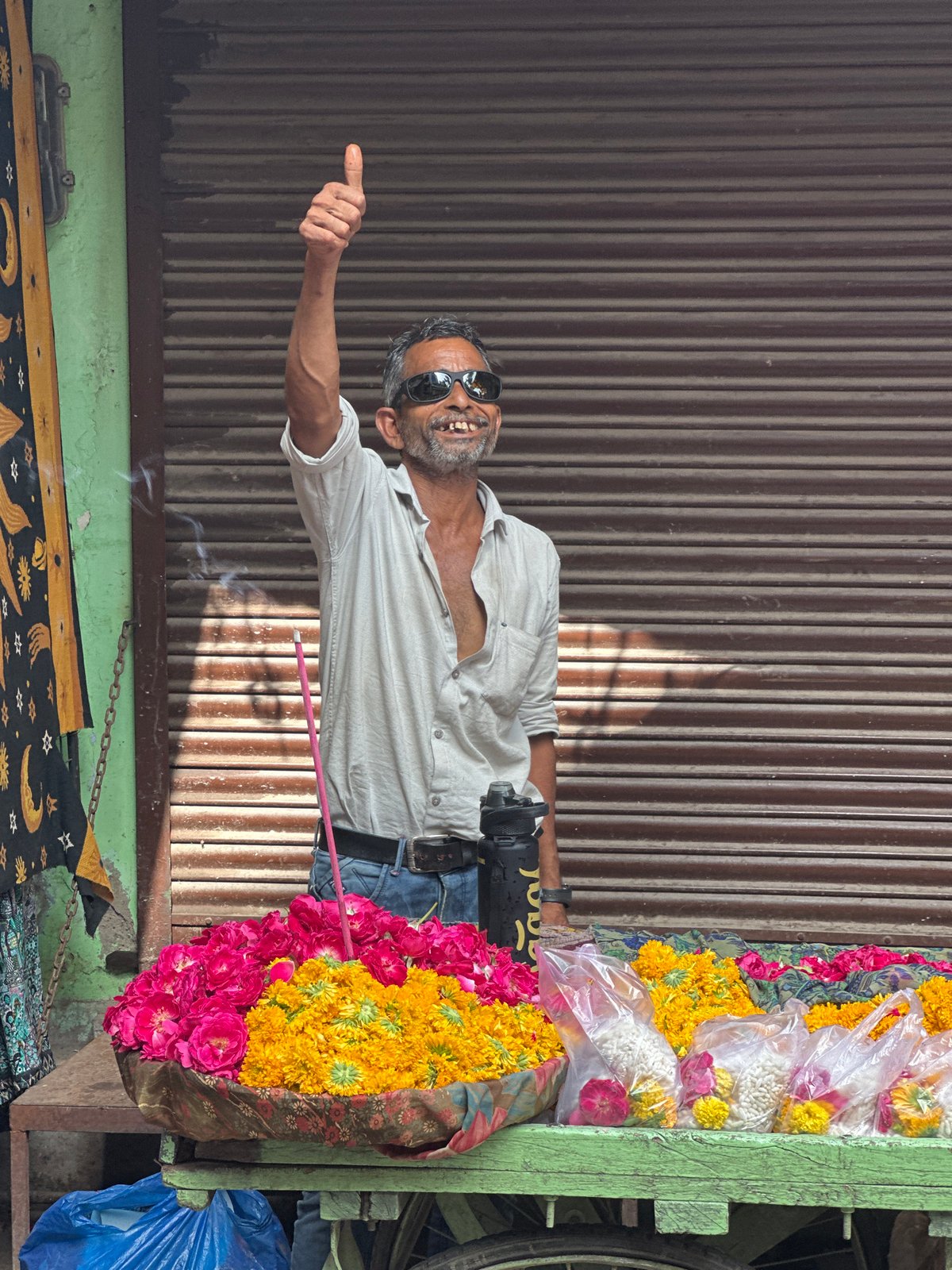 Street life and sacred spaces along Pushkar's old bazaar