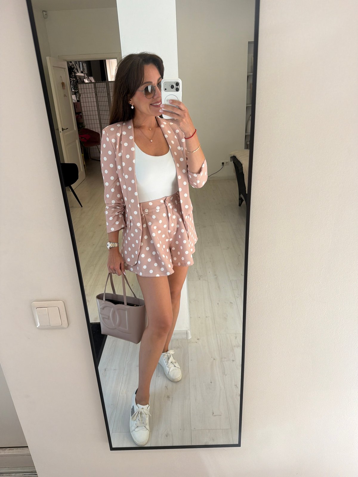Mirror selfie in Riga: polka dot blazer and summer accessories