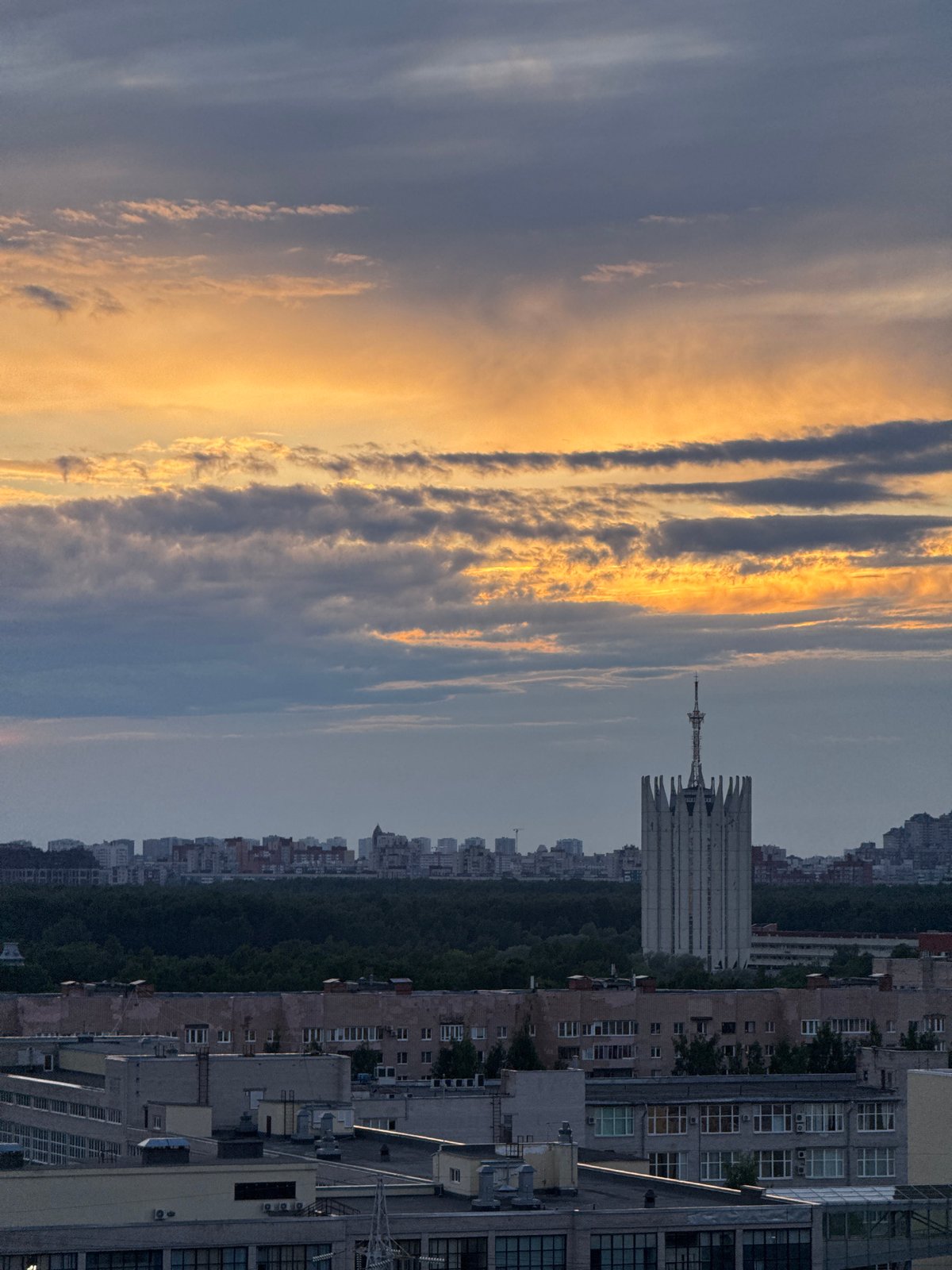 Personal photography session captured across Russian city during sunset hours
