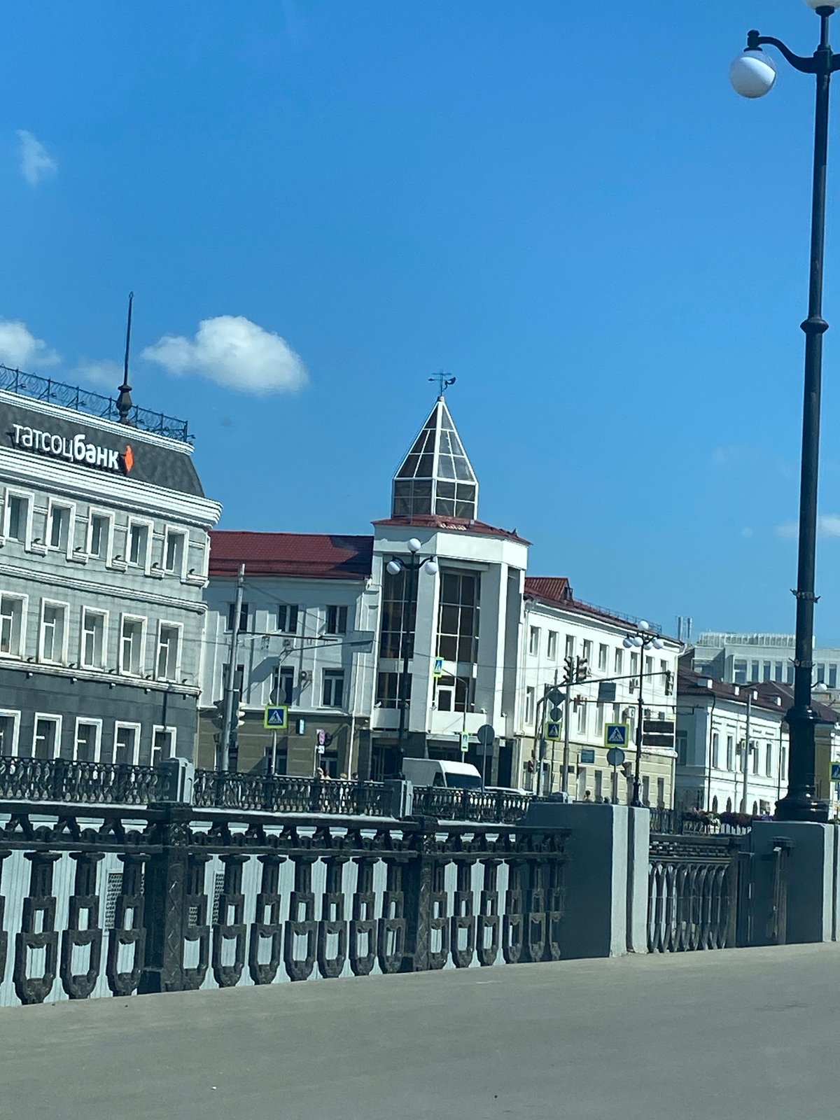 Family explores Kazan Kremlin and museums on sunny afternoon
