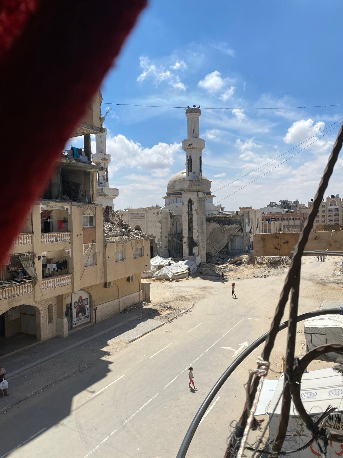 Daily life continues in war-damaged Khan Yunis refugee areas