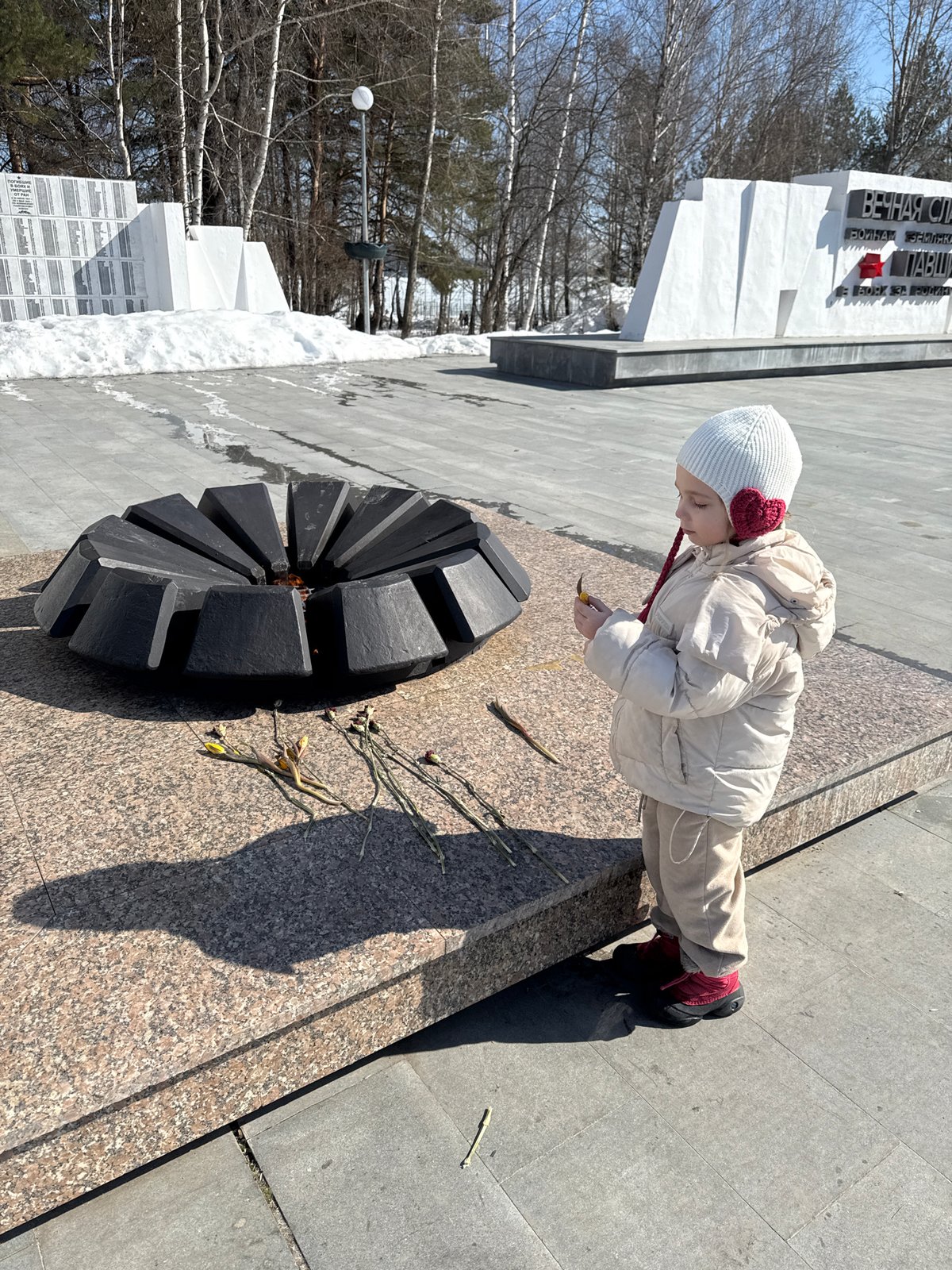 Daily life moments captured across Chaikovsky, Russia