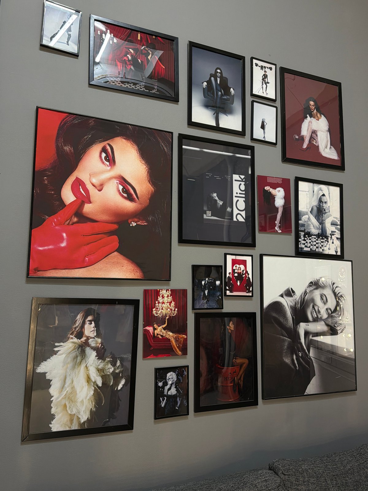 Fashion boutique interior documented in Kazan, Russia