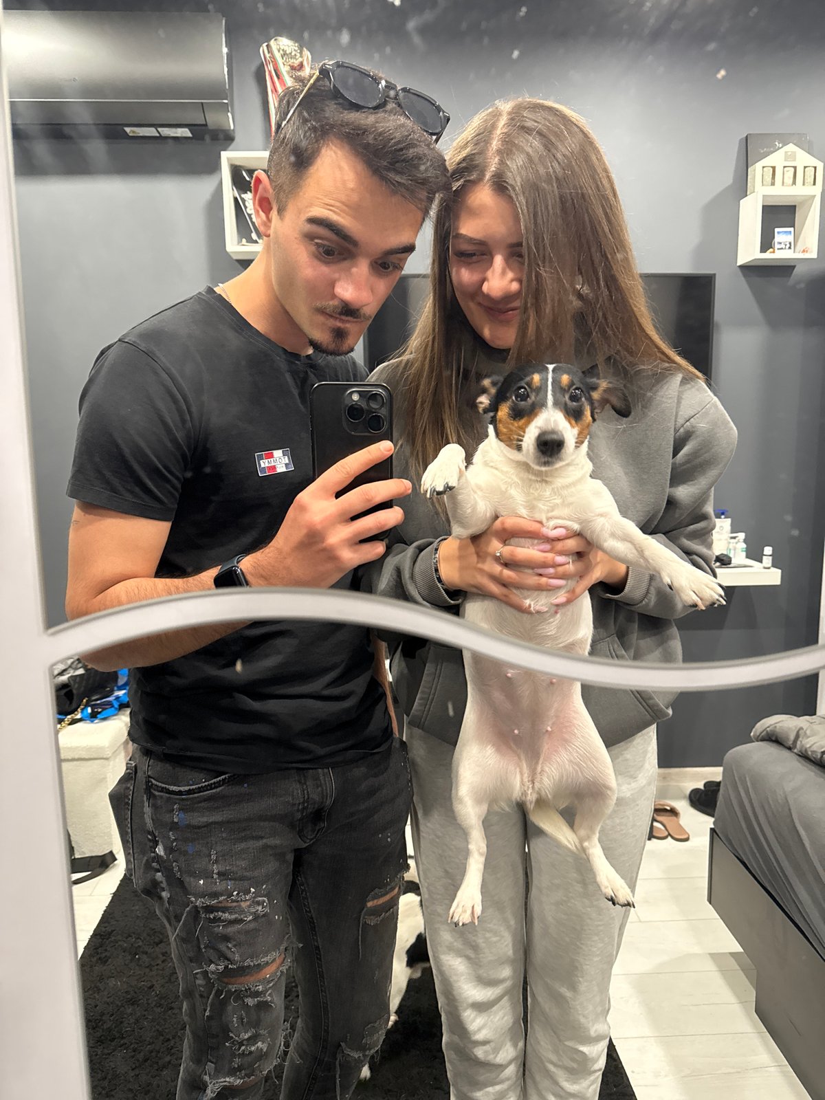 Couple captures intimate moments in Sofia mirror selfie series