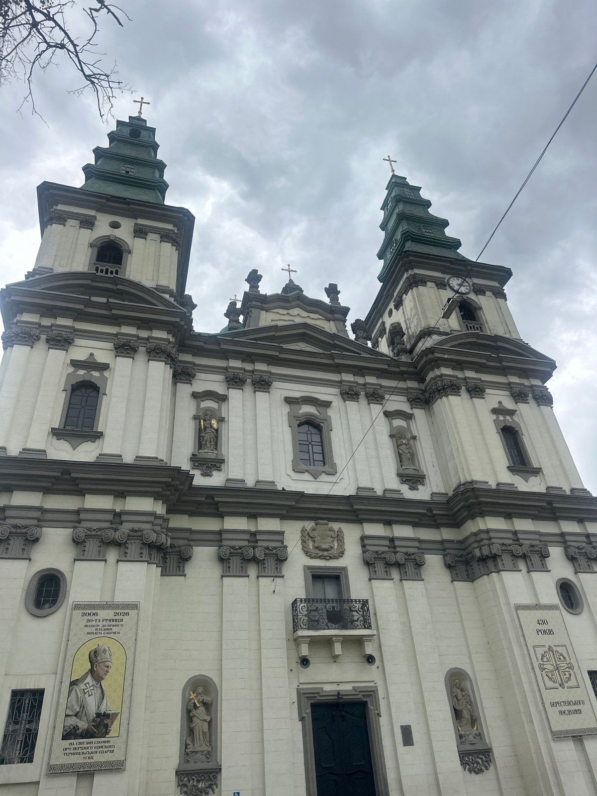 Street-level tour through Ternopil's city center architecture and landmarks