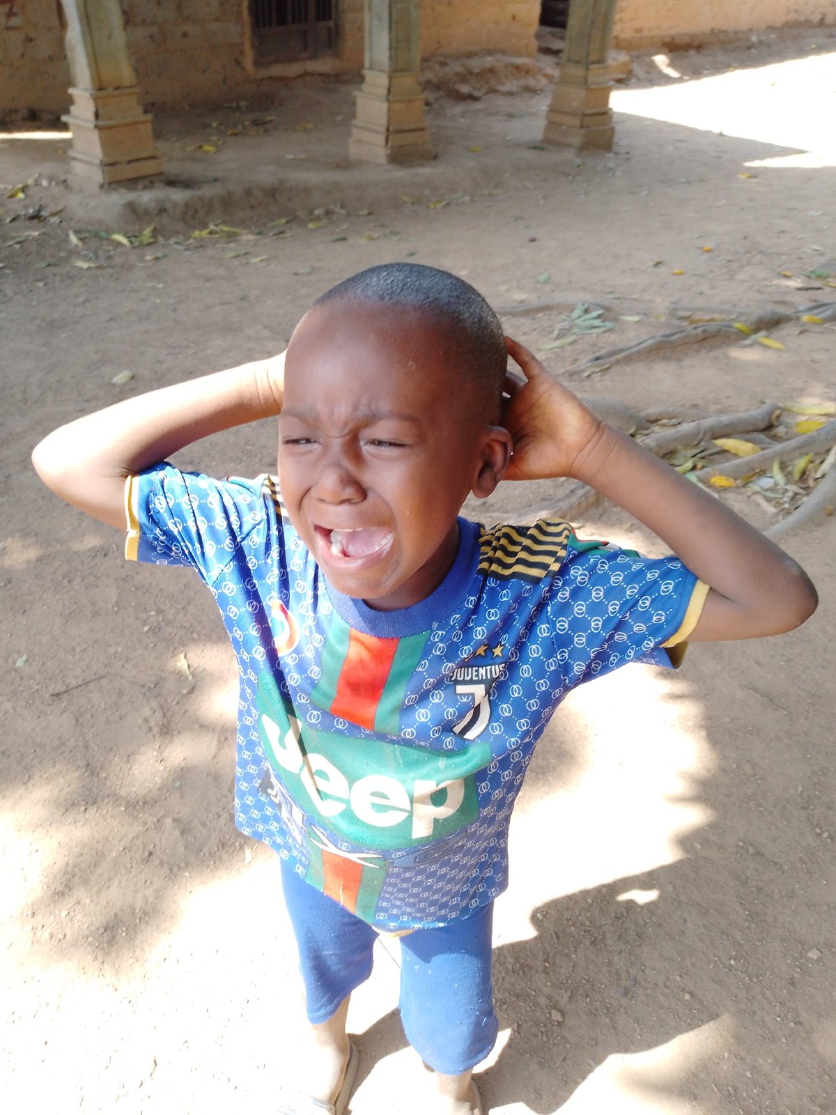 Children documented at play in outdoor settings during brief timespan