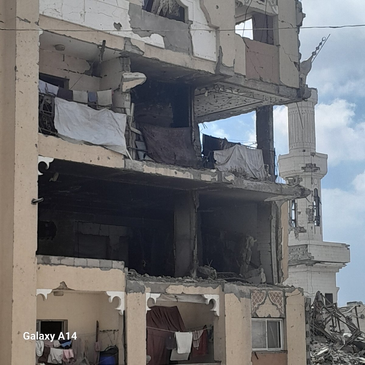 Khan Yunis: destruction and daily life side by side