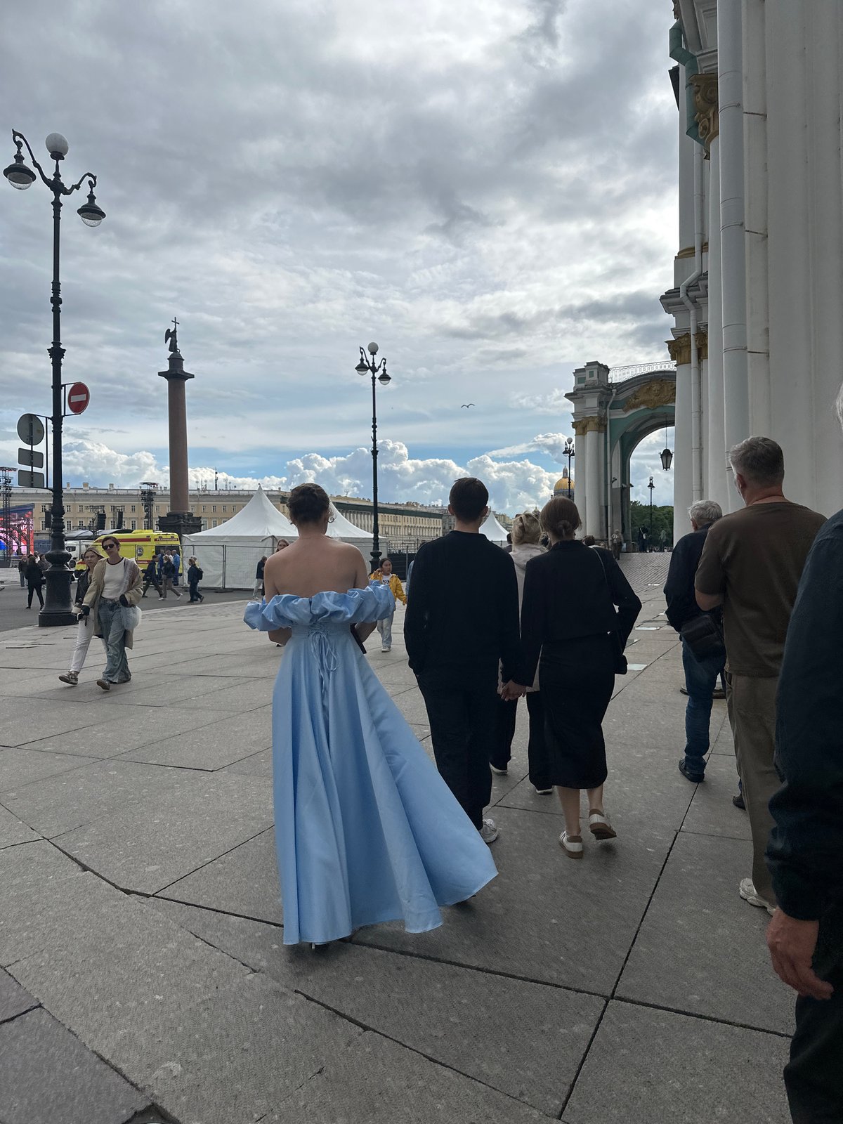 Exploring Palace Square and the Hermitage, Saint Petersburg