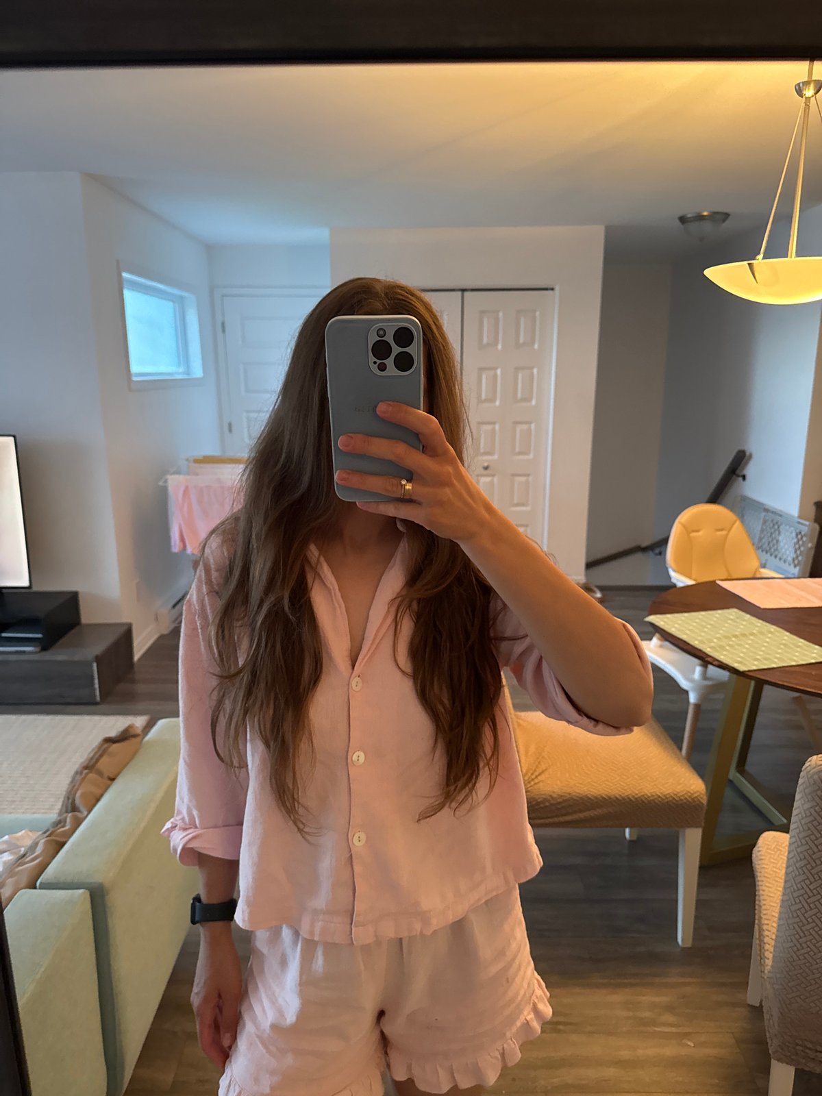 Evening selfies and baking captured in Gatineau residence