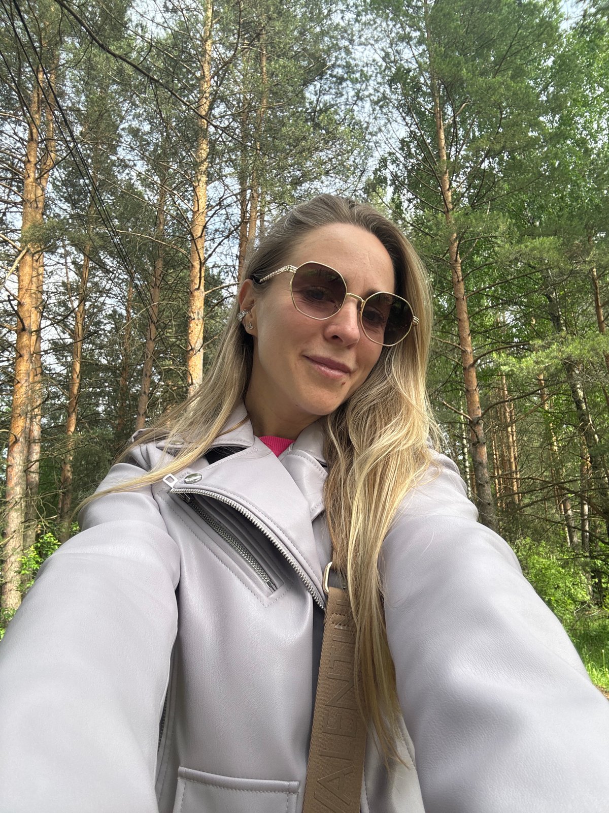 Casual moments captured across Chaikovsky, Russia during afternoon hours