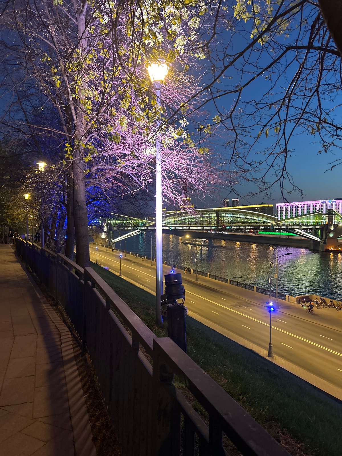 Moscow riverfront captured at dusk by multiple witnesses