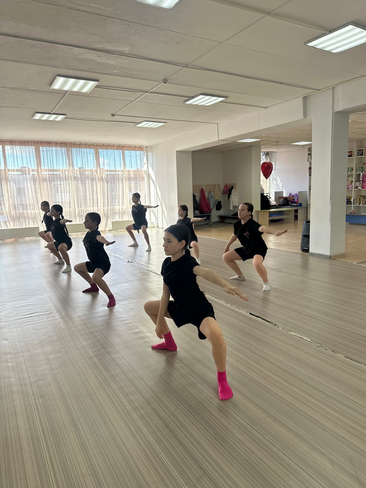 Young dancers practice synchronized routines at Votkinsk studio