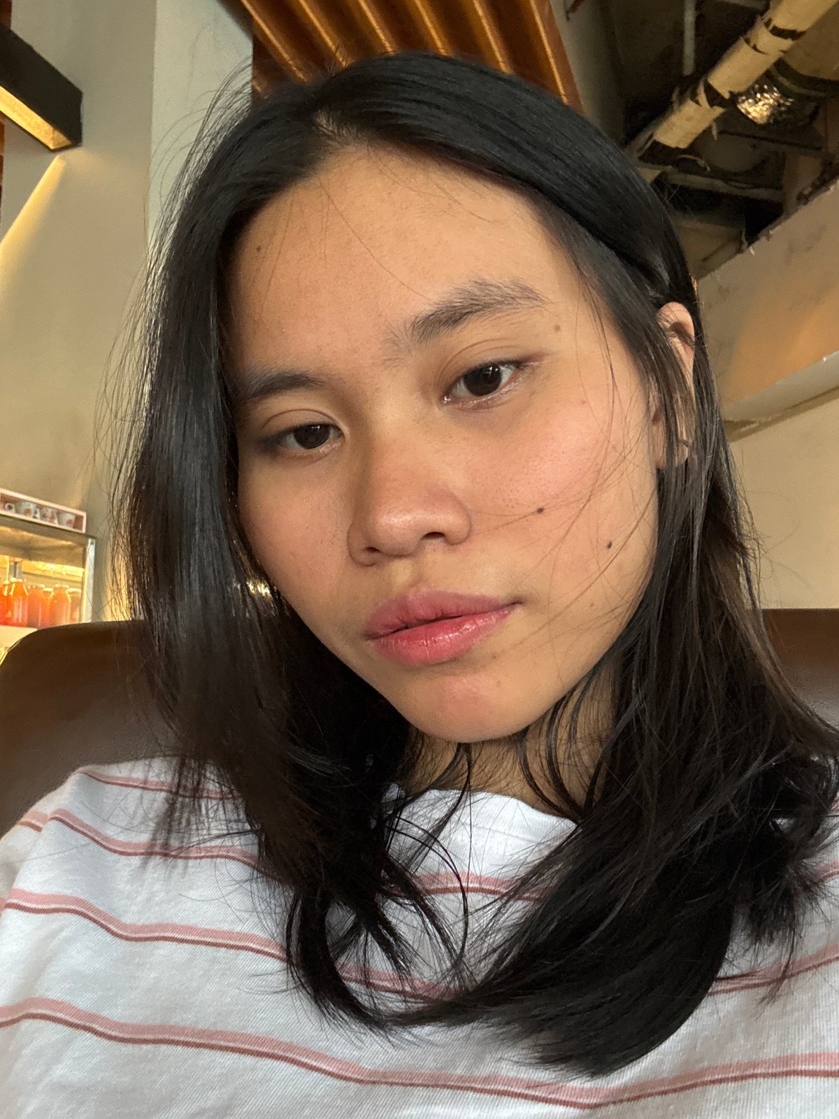 Cafe selfie session with drinks and snacks in East Jakarta