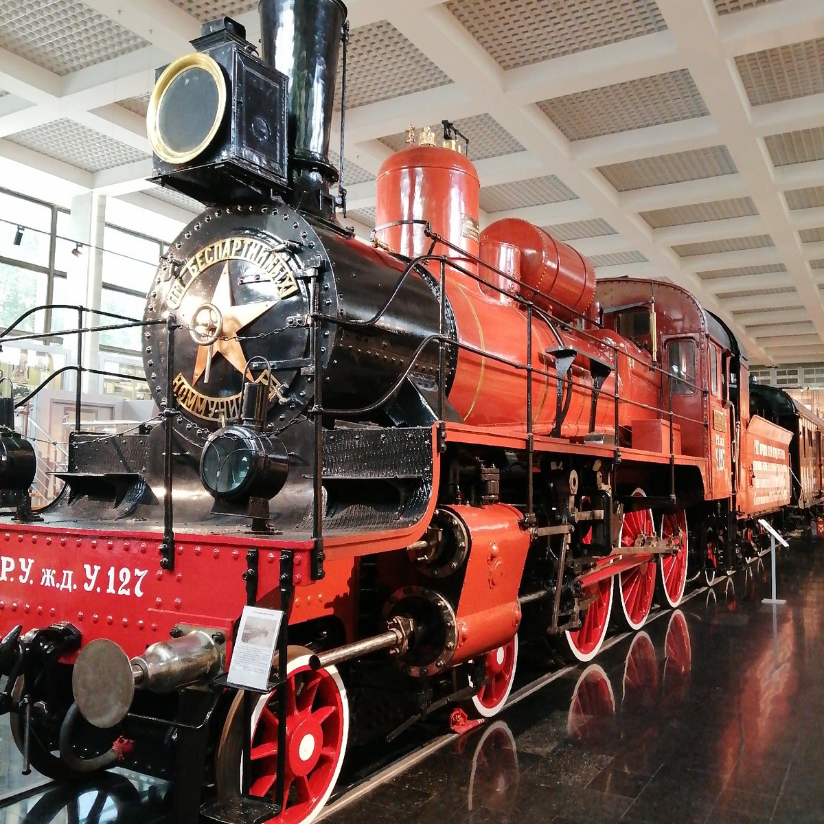 Morning documentation of Moscow Railway Museum exhibits and surroundings