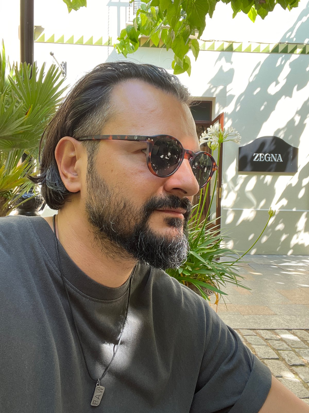 Man documented spending afternoon at Spanish outlet shopping center