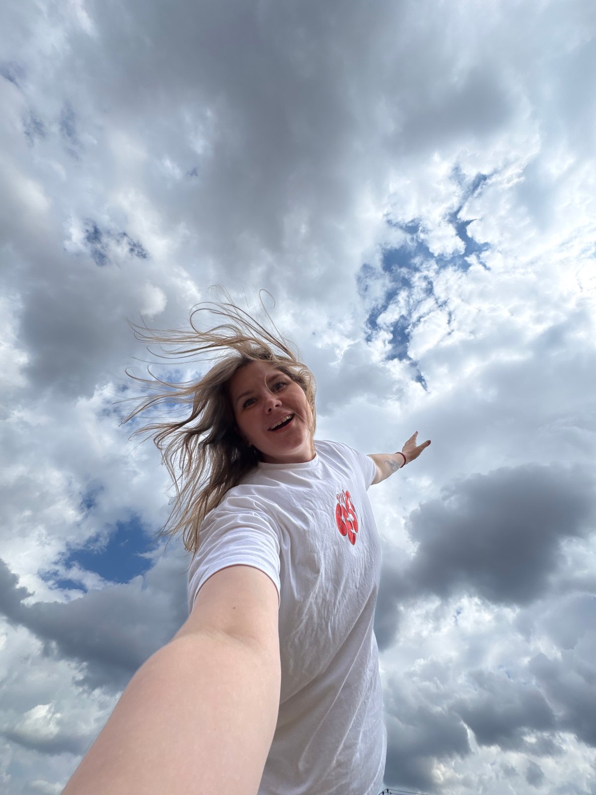 Woman documents morning moments with selfies in Gornyi, Russia