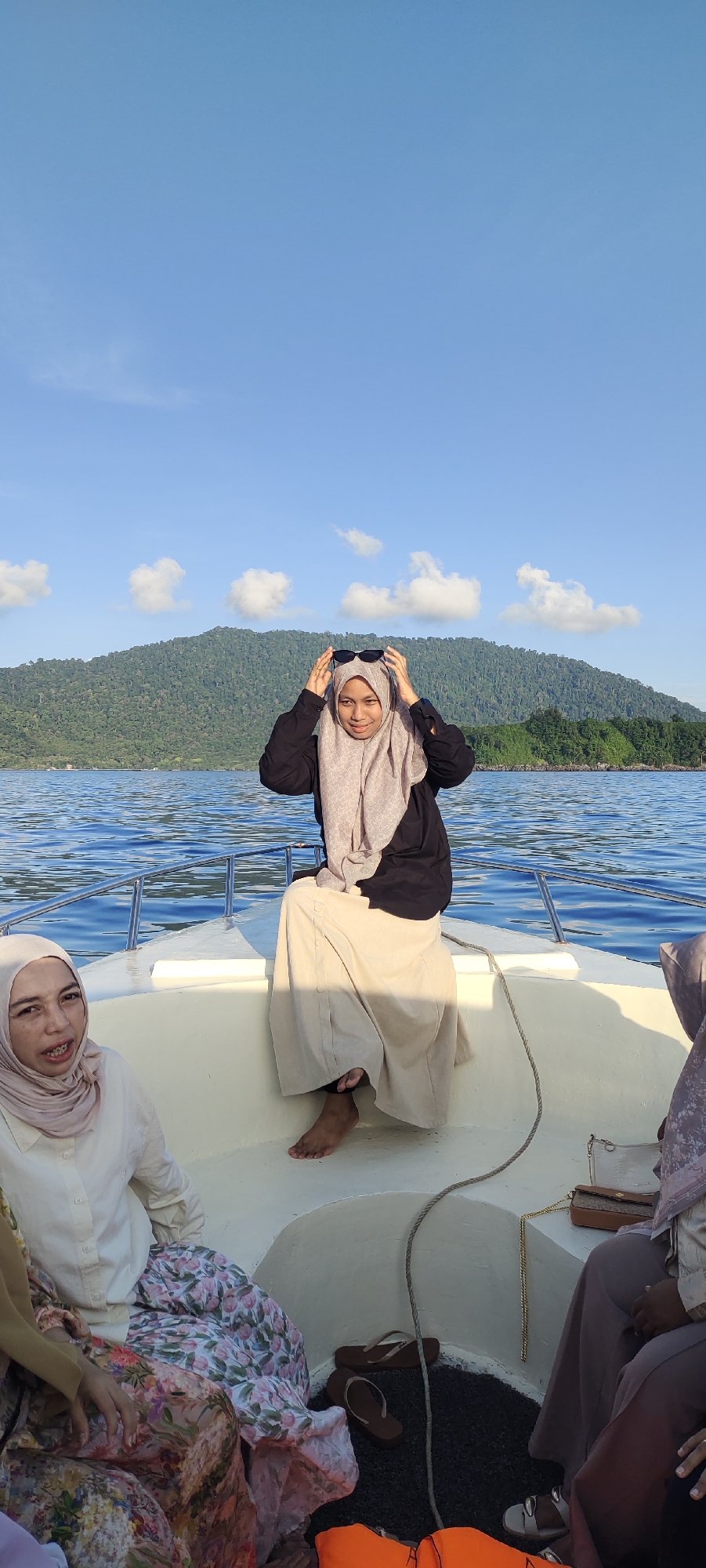 Boat excursion around Sabang's tropical islands and coastline