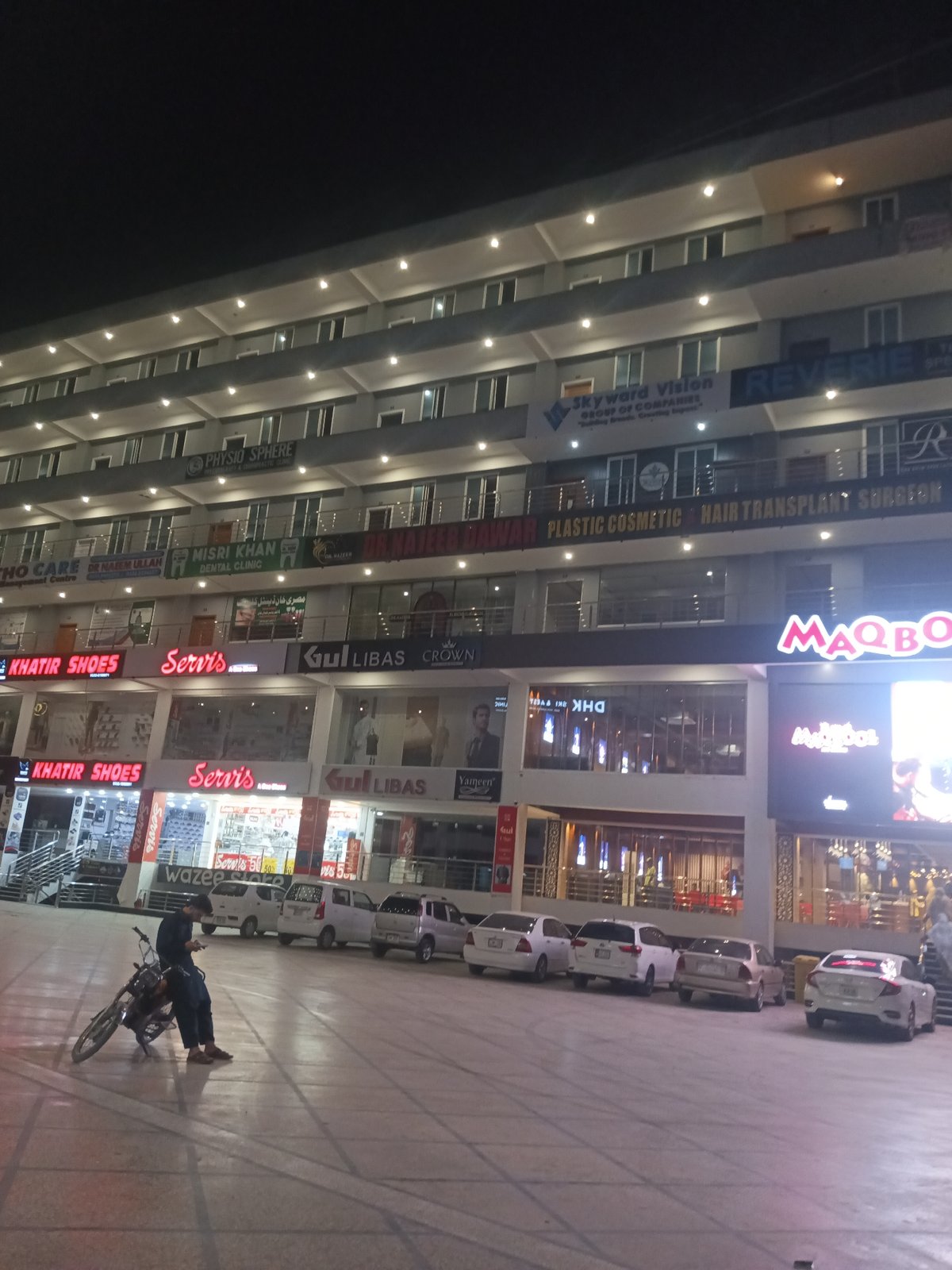 Evening shopping trip documented across Peshawar retail establishments