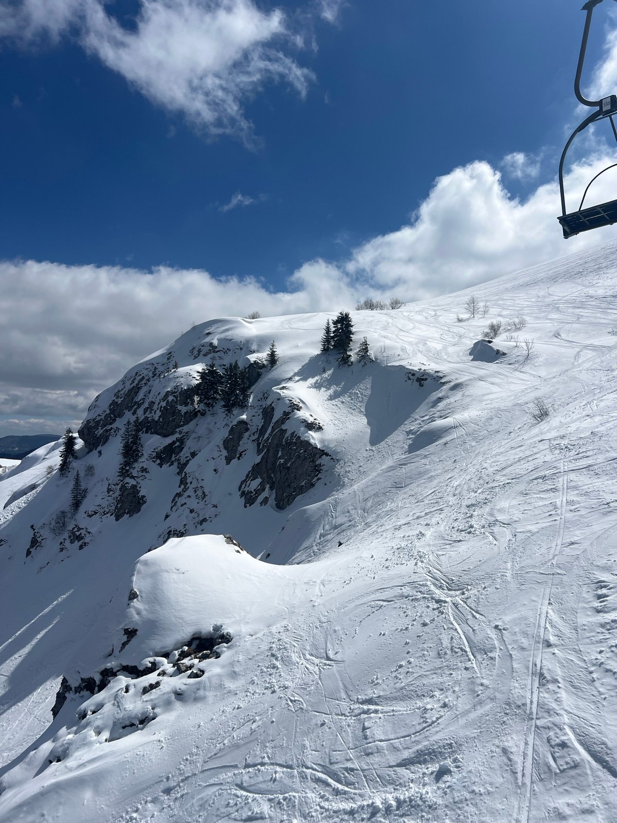 Spring skiing conditions documented at Montenegro mountain resort