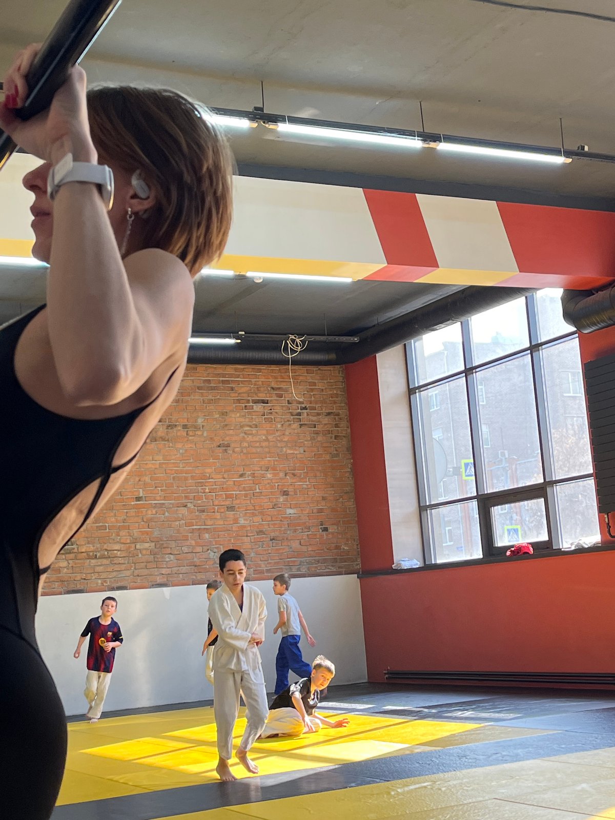 Daily life documented across Krasnoyarsk residential areas and gyms
