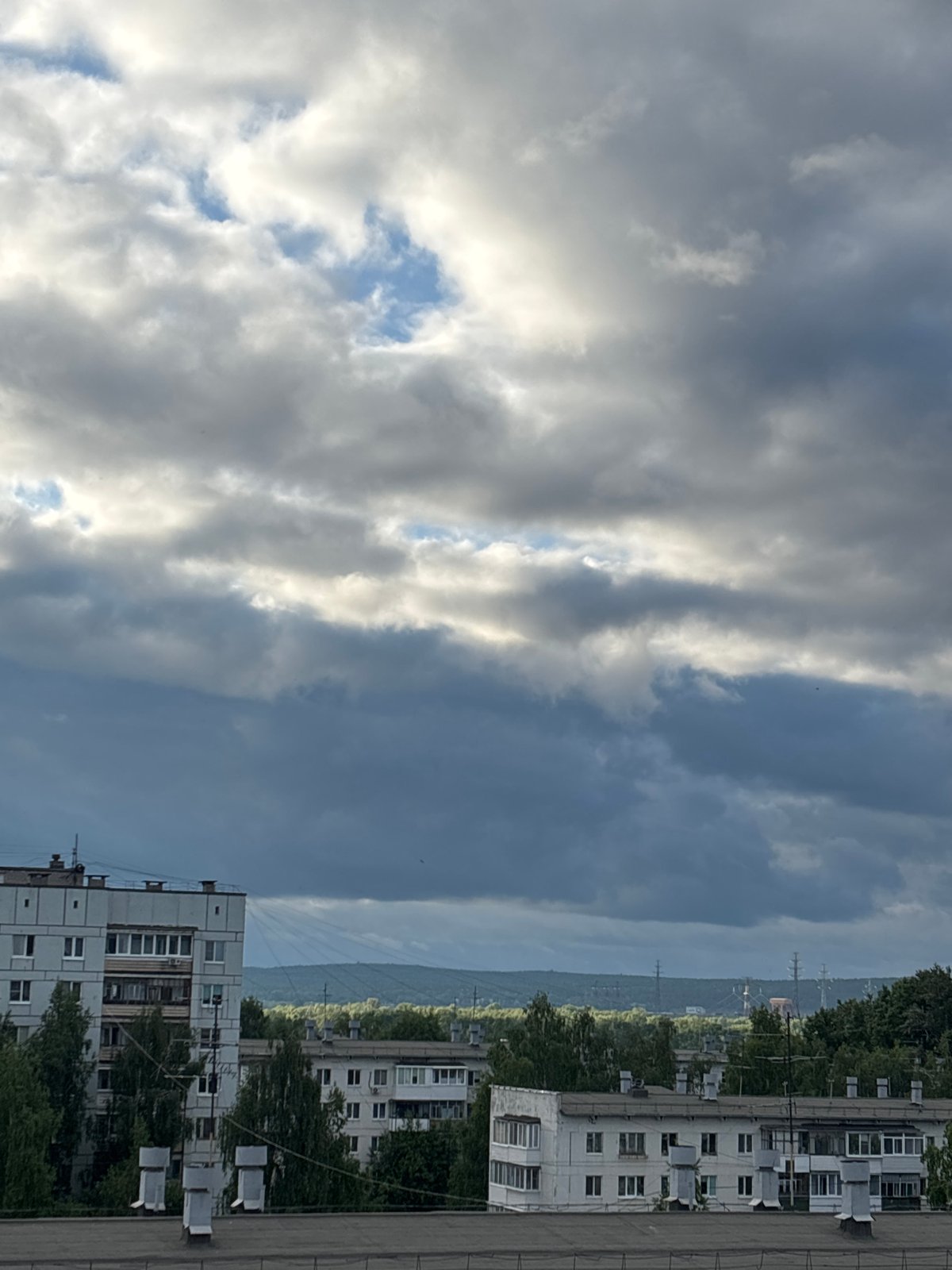 Afternoon photo diary captures daily life in Chaikovsky, Russia
