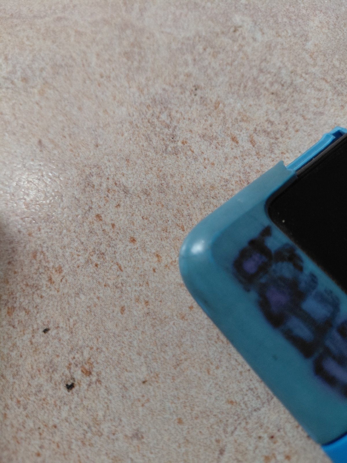Electronic devices and tile cleaning documented in Santa Ana