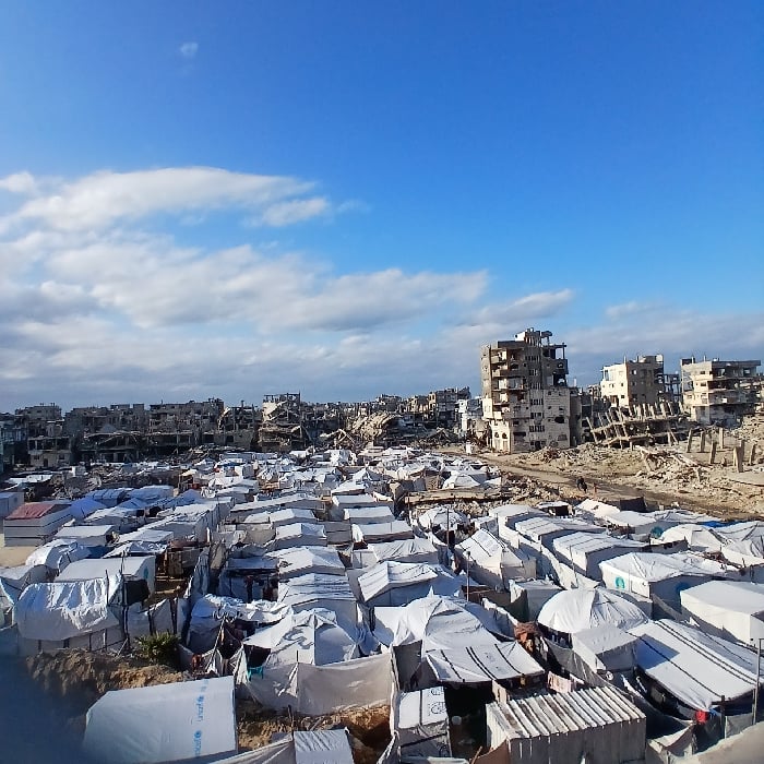 Gaza displacement camps and urban destruction documented in 28 photographs