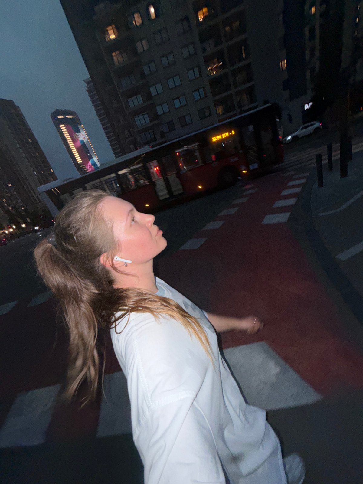 Evening street scenes documented in central Belgrade
