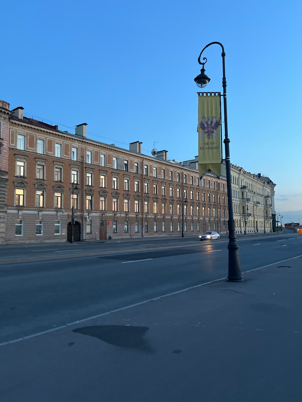 Dusk scenes captured across Saint Petersburg's illuminated architecture
