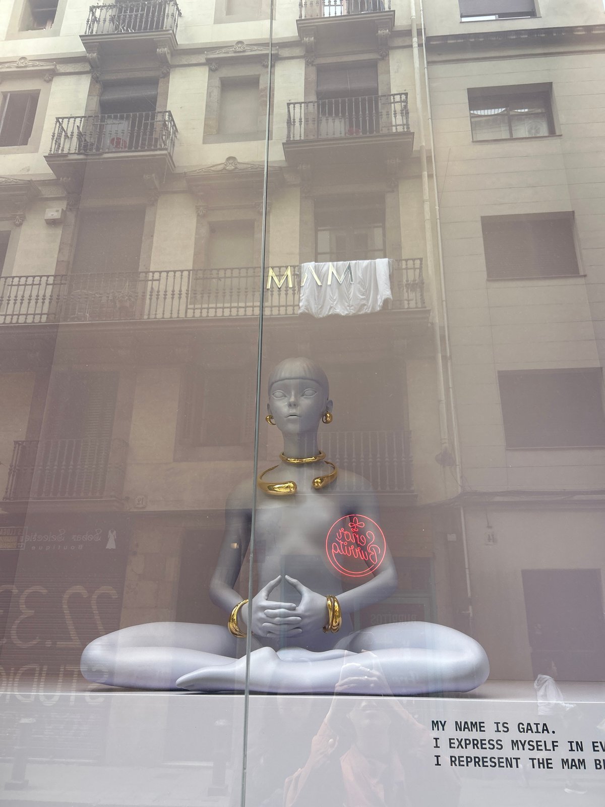 Barcelona street scenes captured in four-minute window