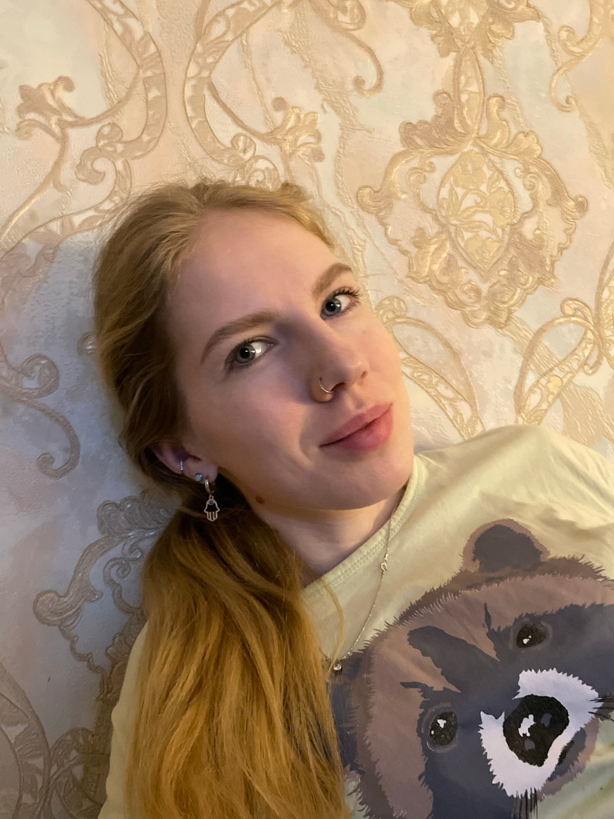 Young woman spotted in Izhevsk wearing distinctive jewelry