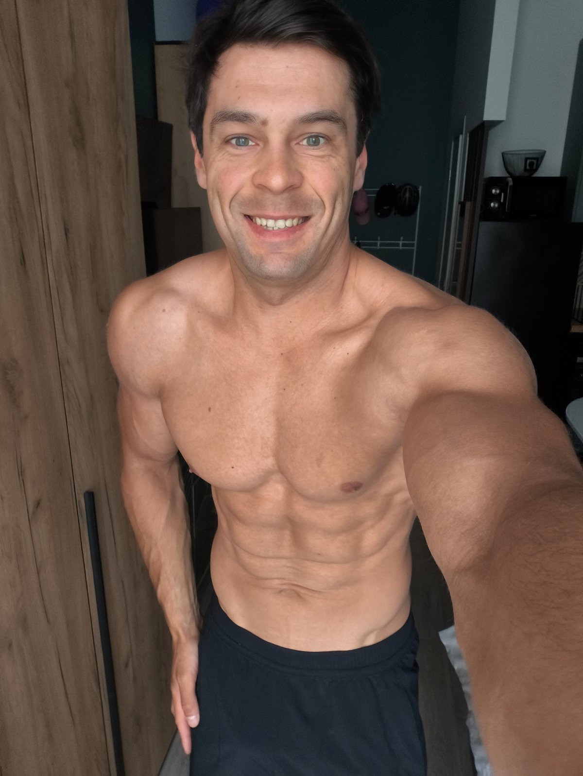 Man Takes Morning Selfies in Moscow Residential Building