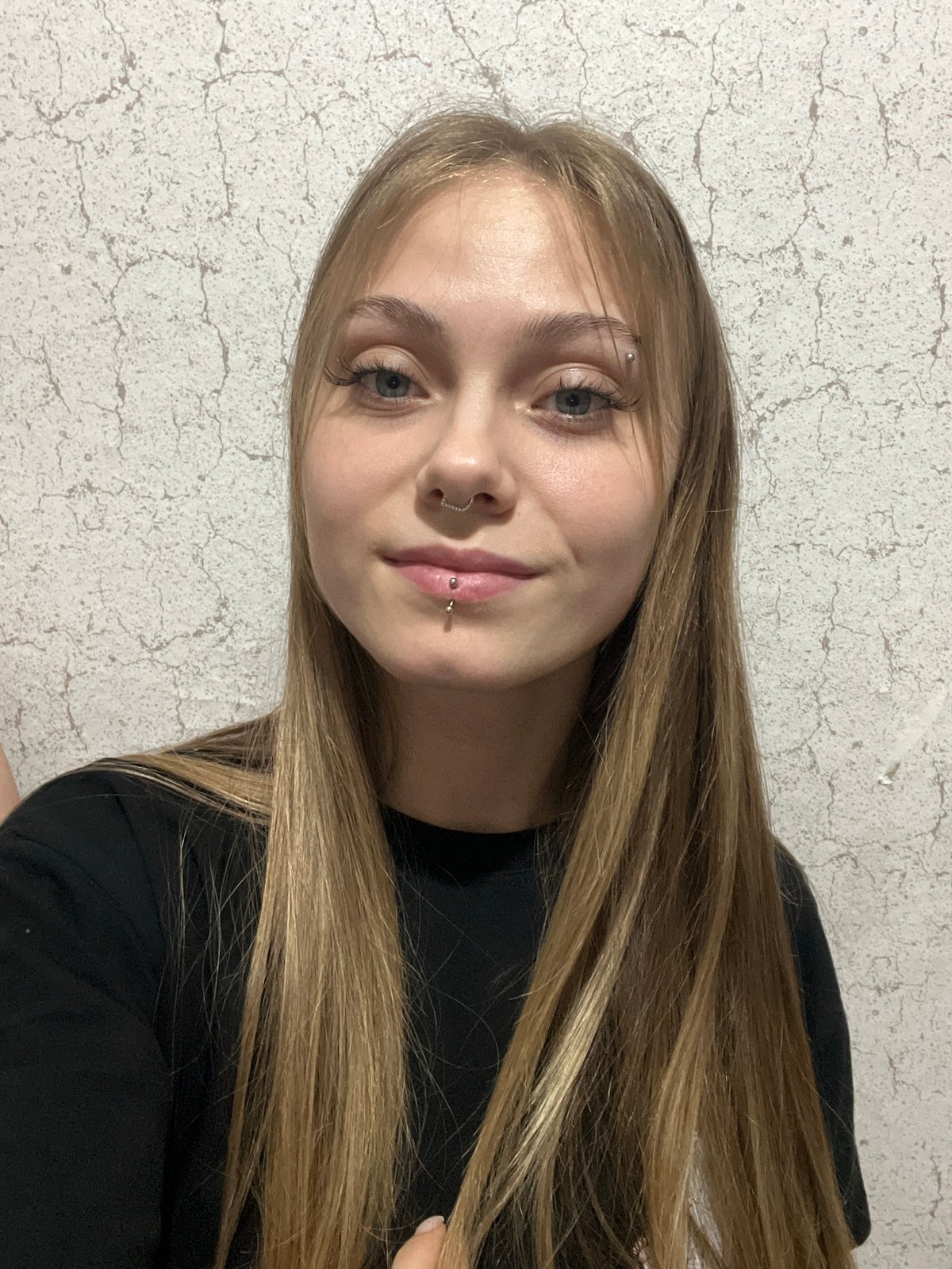 Portrait photographs of young women captured in Фоки, Russia