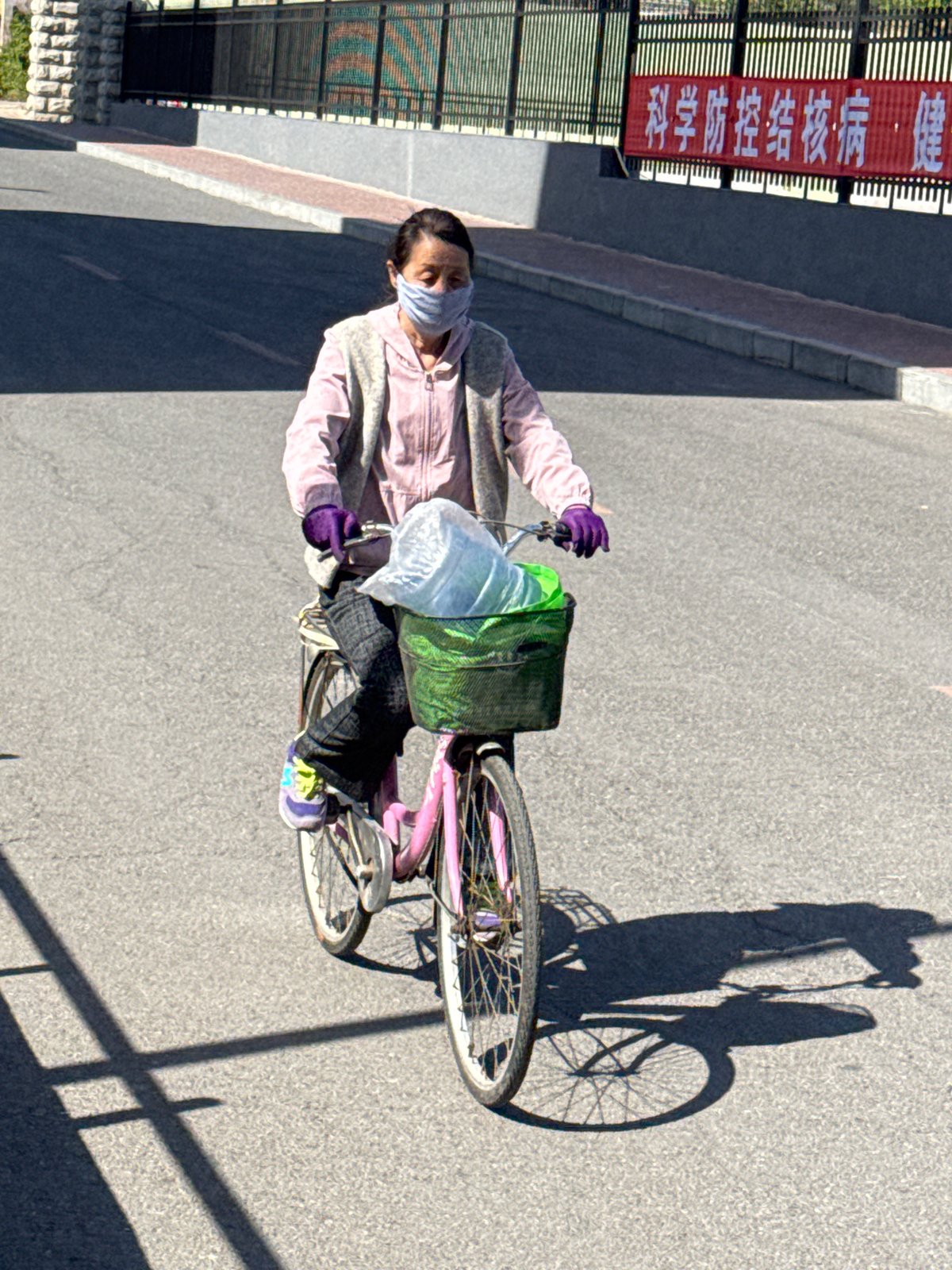 Morning commute scenes documented across Zhongtun, China