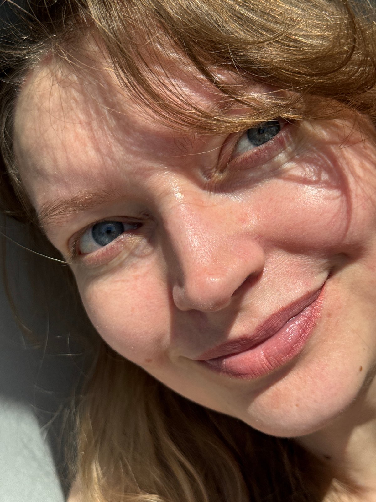 Woman photographed in close-up portraits in Izhevsk, Russia
