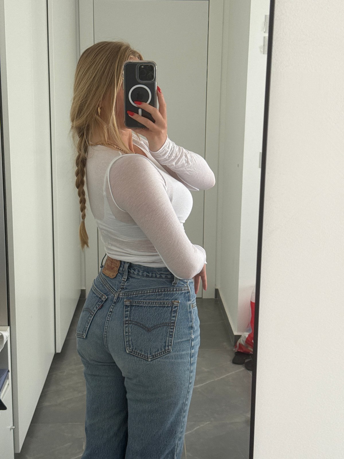 Person takes mirror selfie in Ariel, Palestinian Territories
