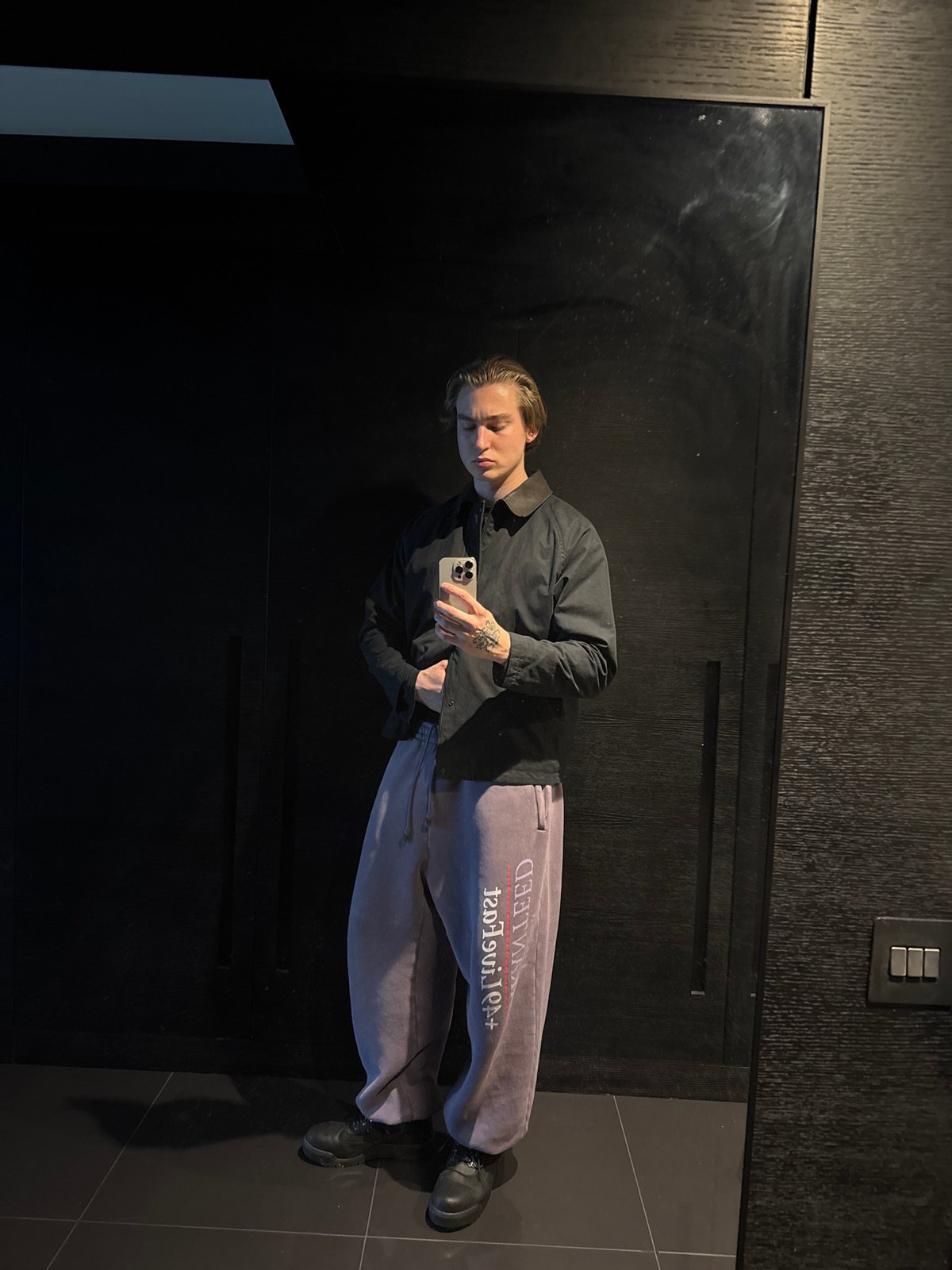 London witnesses document mirror selfie and luxury cars