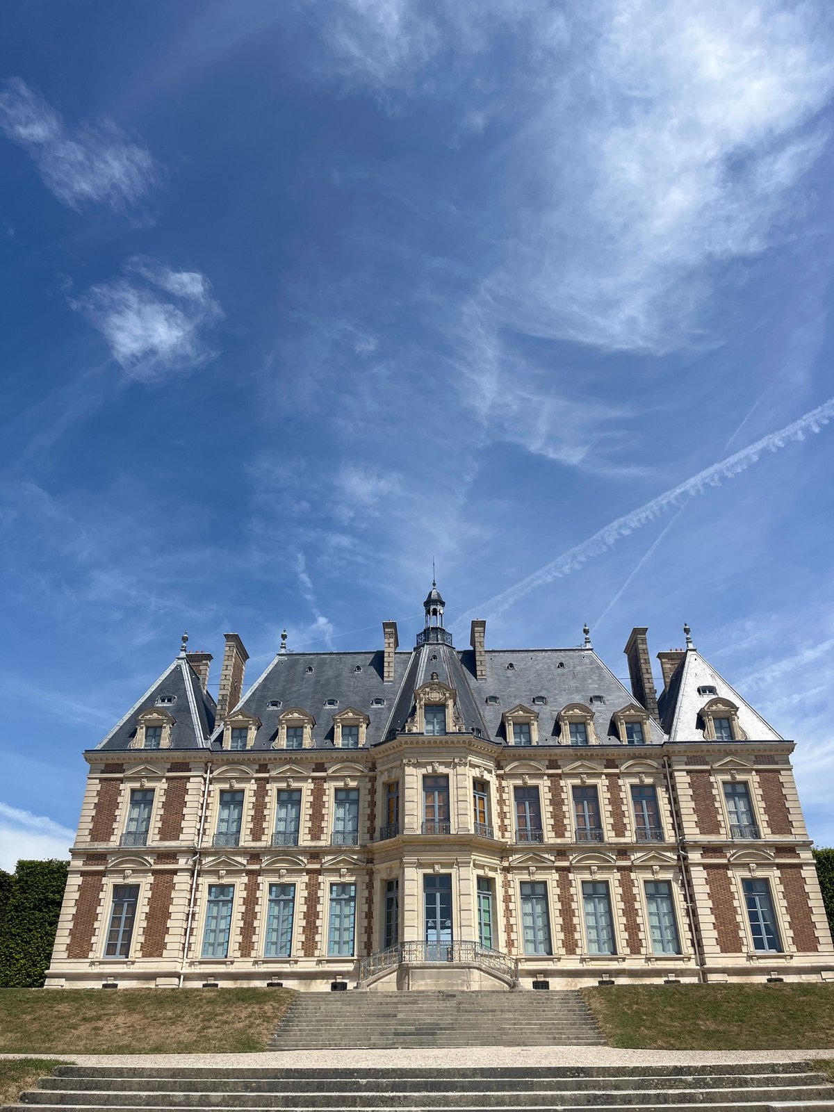 Sunny afternoon tour of Château de Sceaux and its formal gardens