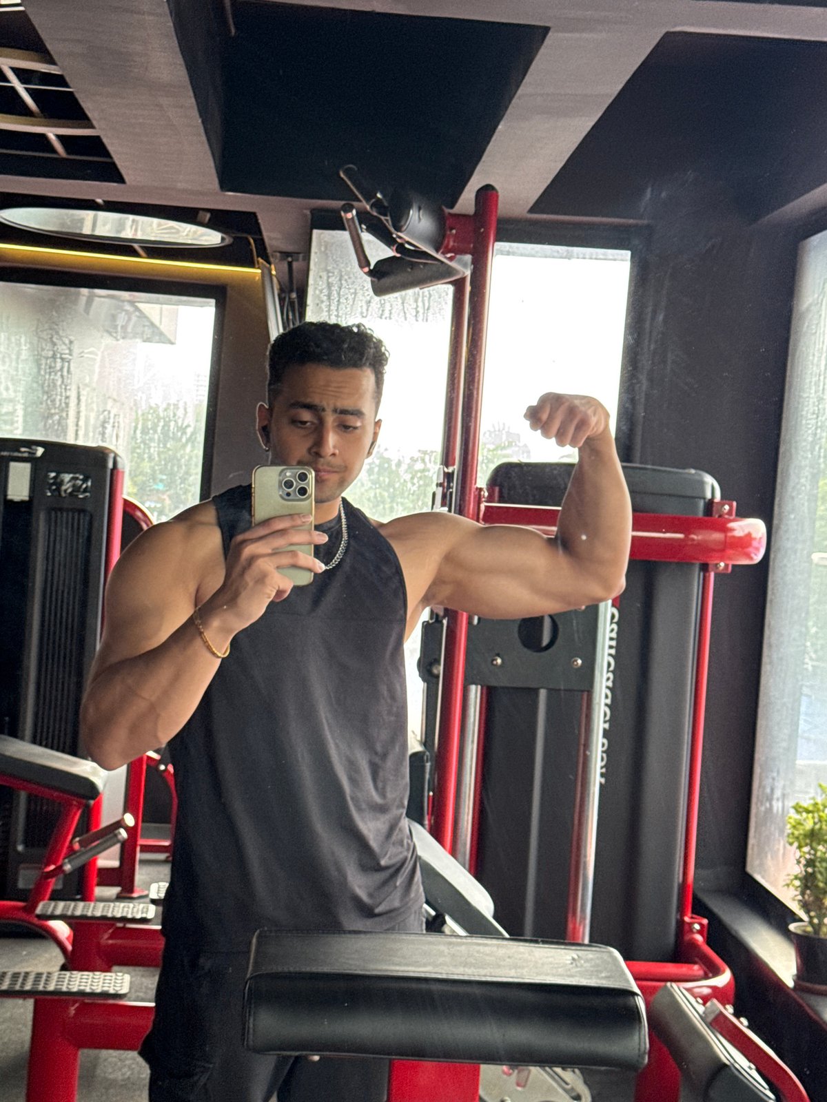 Gym mirror selfie session at a Kolkata fitness center