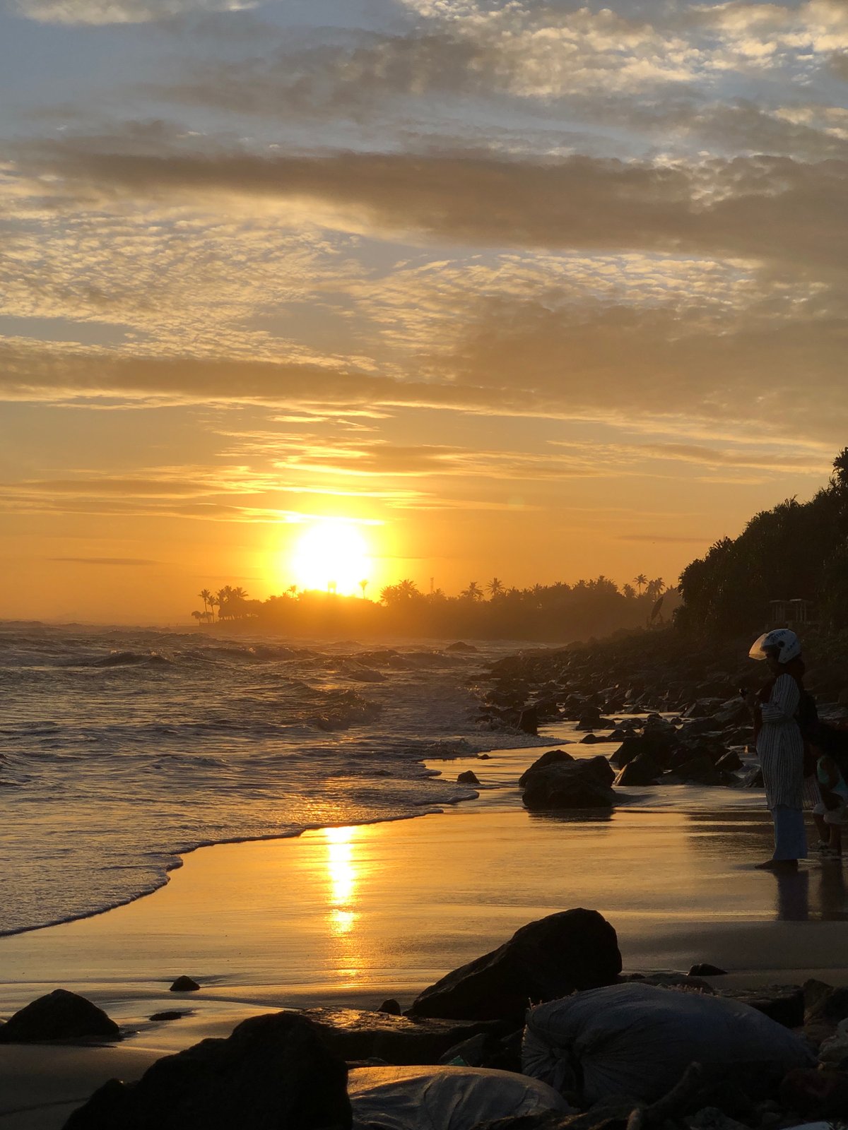 Golden hour scenes documented across coastal Sri Lankan towns