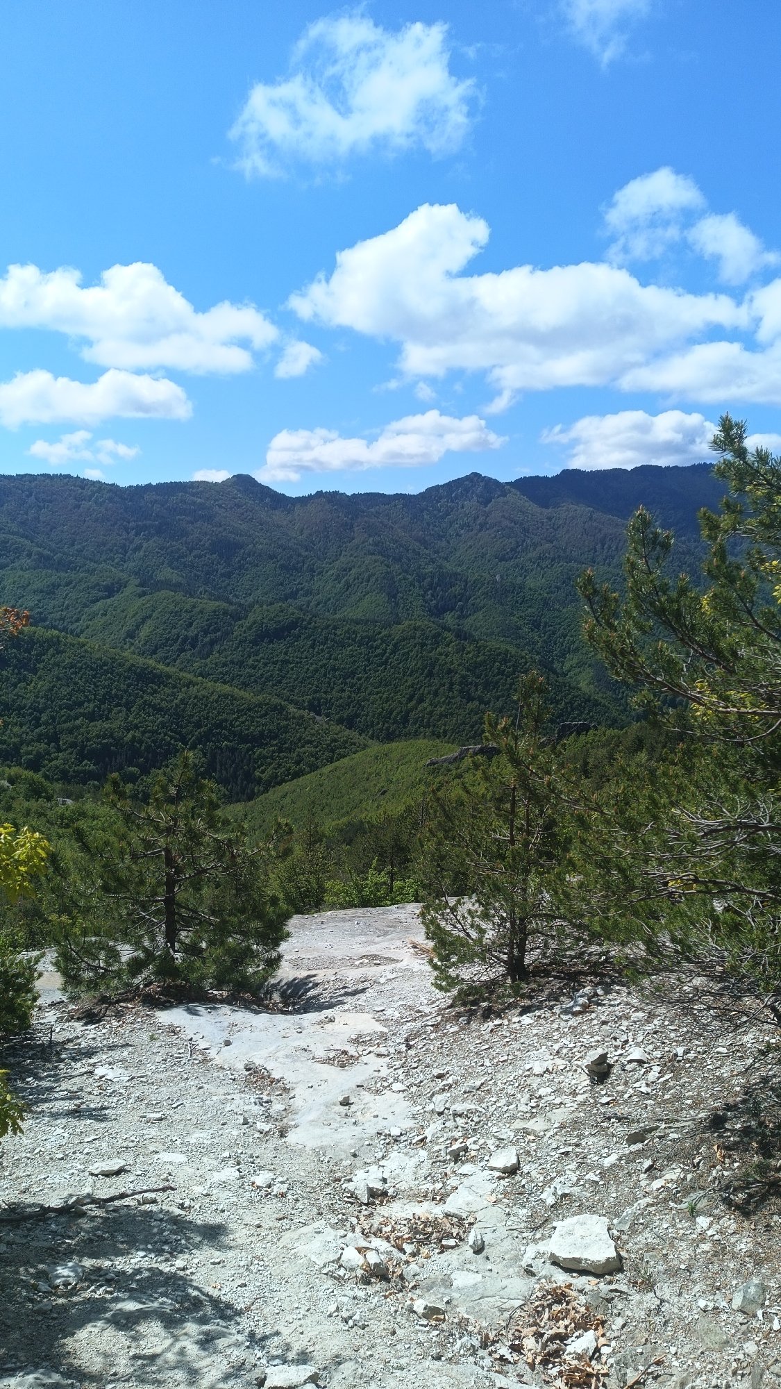 Morning mountain vistas documented at Sini Vrah, Bulgaria