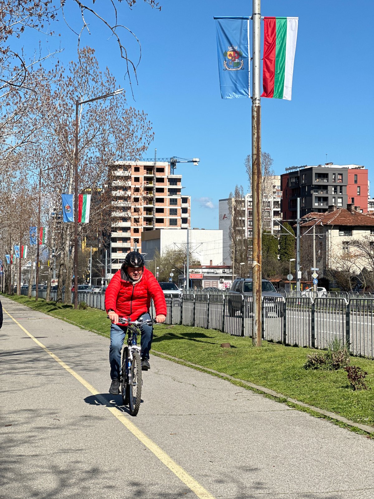 Sofia residents cycling and taking selfies during afternoon hours