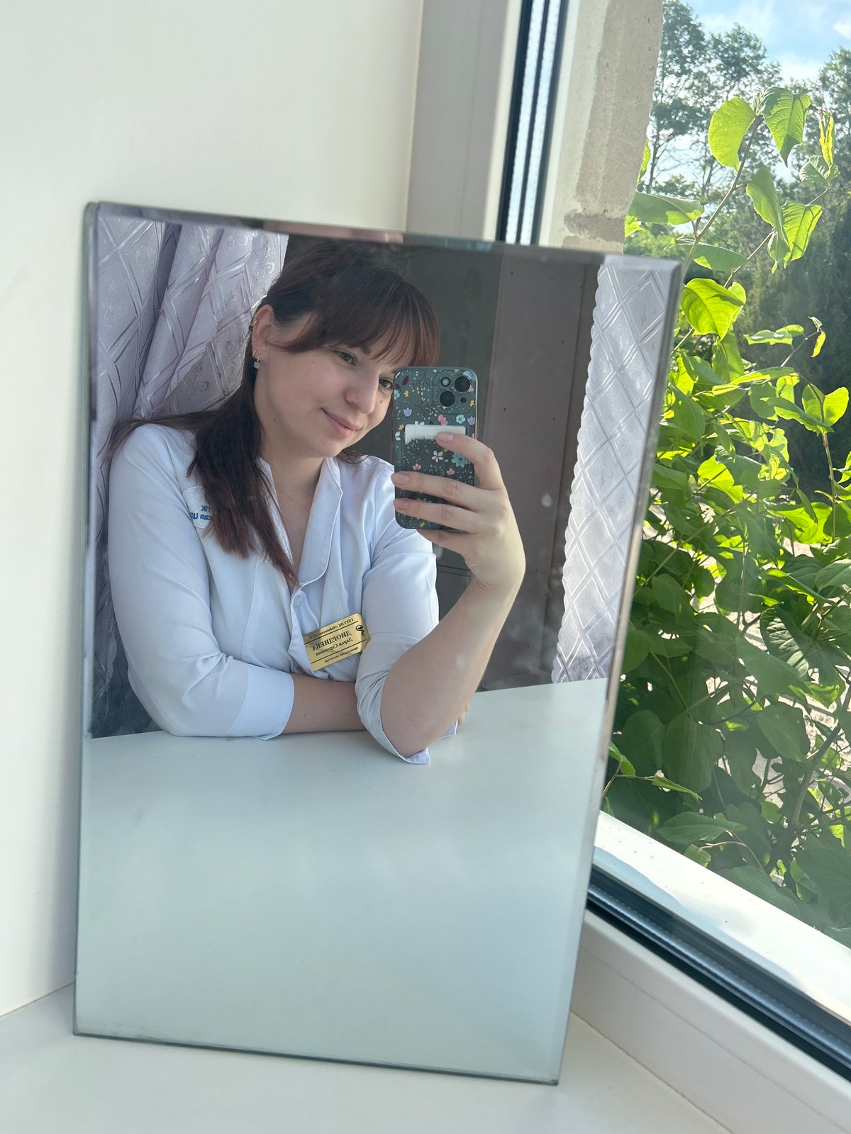 Russian Healthcare Worker Documents Late Night Shift Break